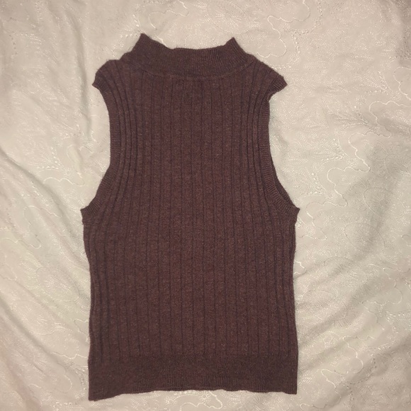 Burgundy tank top from garage (very stretchy) - Picture 2 of 4